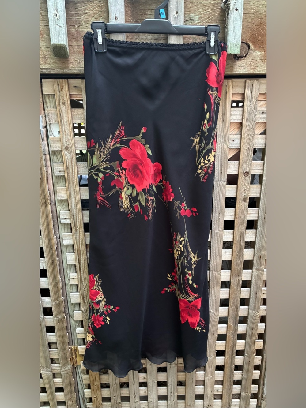 Vintage Elegant Black Maxi Skirt with Red Floral Print